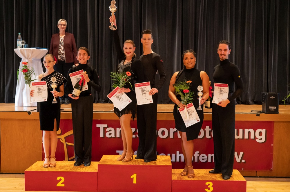 Turnier und Krönungsball 2023 – Saskia und Uli Sieger auf eigenem Parkett